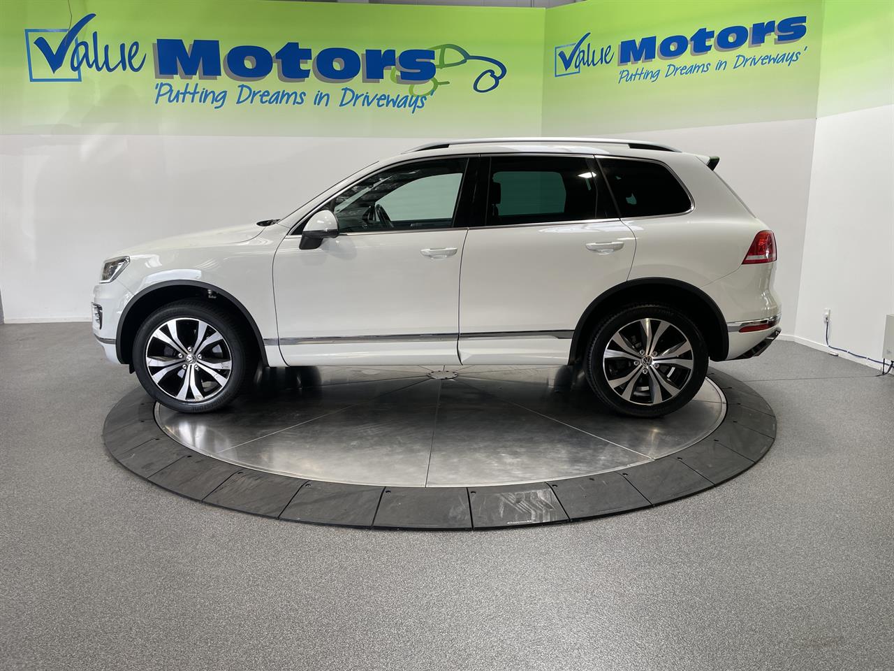 2016 Volkswagen TOUAREG