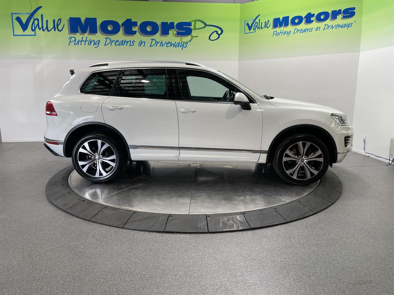 2016 Volkswagen TOUAREG