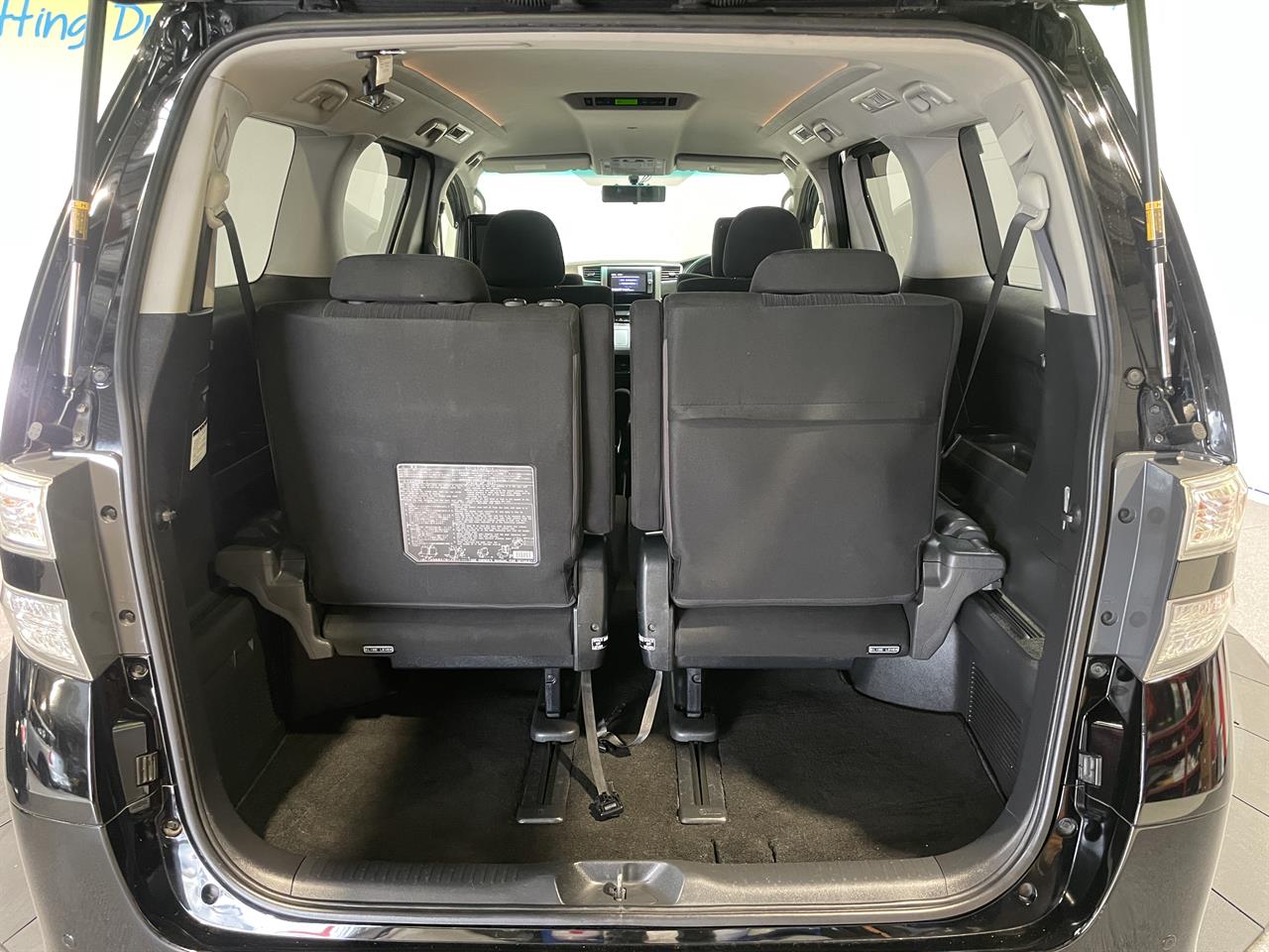 2012 Toyota Vellfire