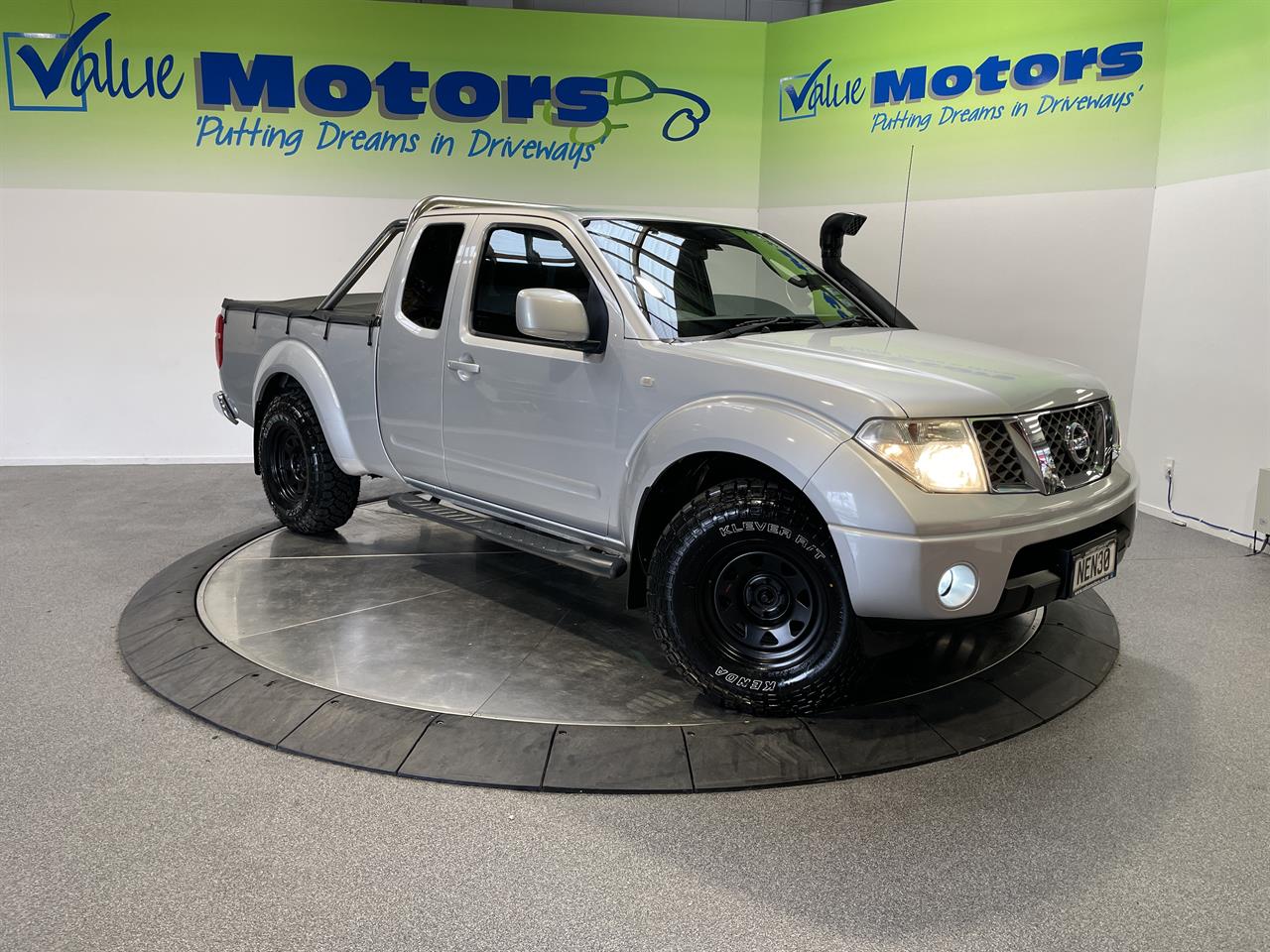 2011 Nissan NAVARA