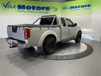 2011 Nissan NAVARA - Thumbnail