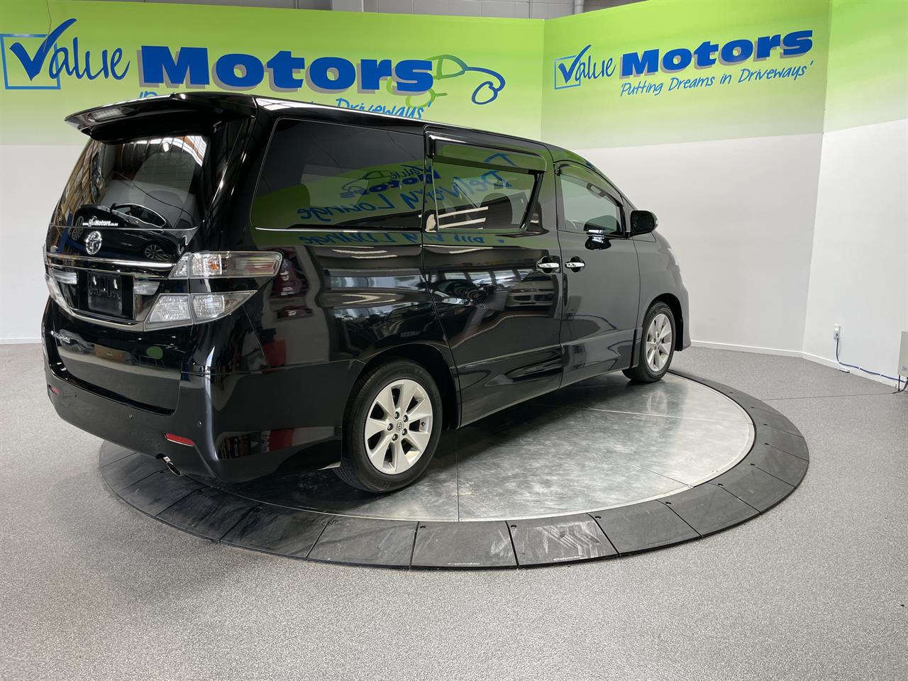 2013 Toyota Vellfire