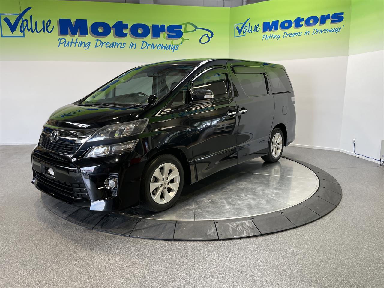 2013 Toyota Vellfire