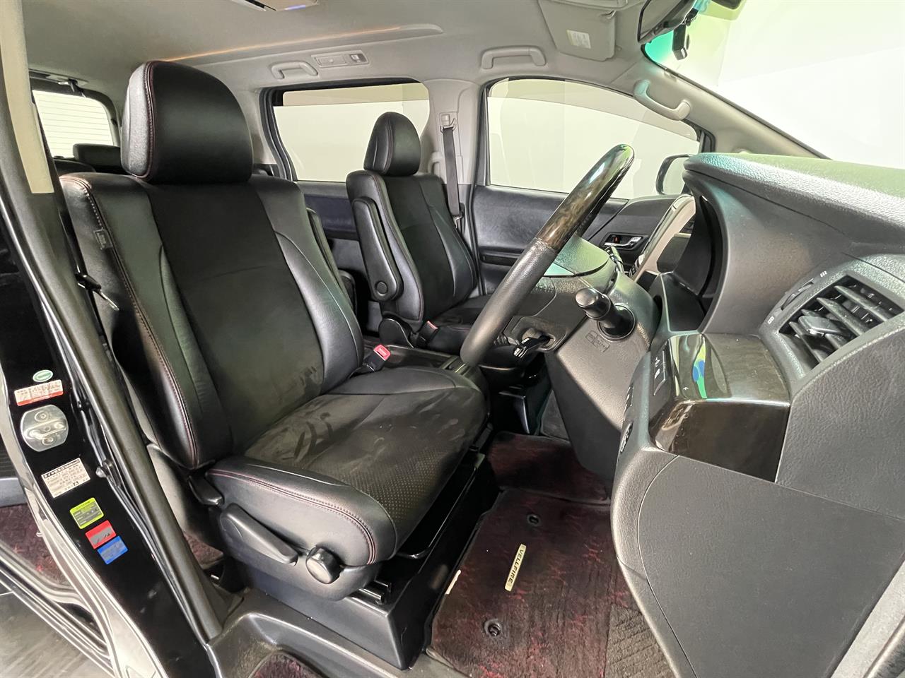 2013 Toyota Vellfire