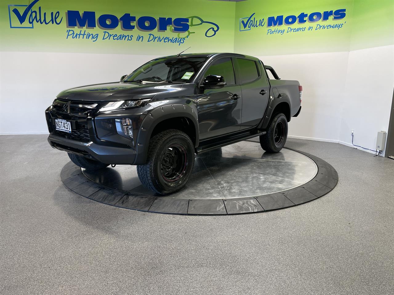 2021 Mitsubishi TRITON