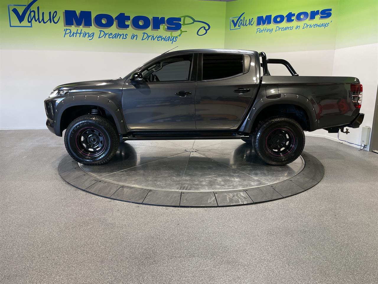 2021 Mitsubishi TRITON