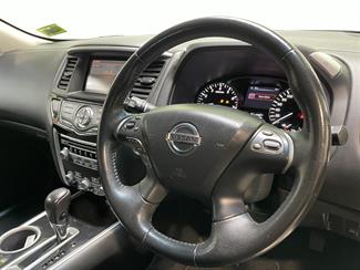 2015 Nissan PATHFINDER - Thumbnail