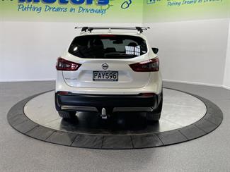 2022 Nissan Qashqai - Thumbnail