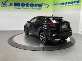 2019 Toyota C-Hr - Thumbnail