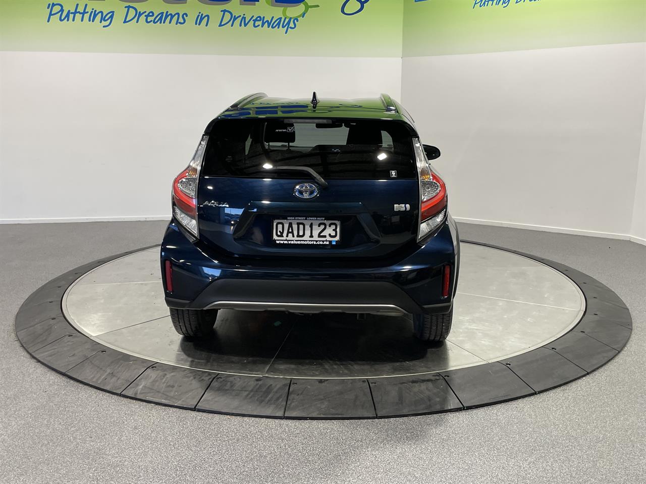 2018 Toyota AQUA