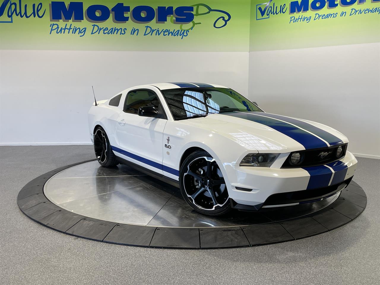 2011 Ford MUSTANG