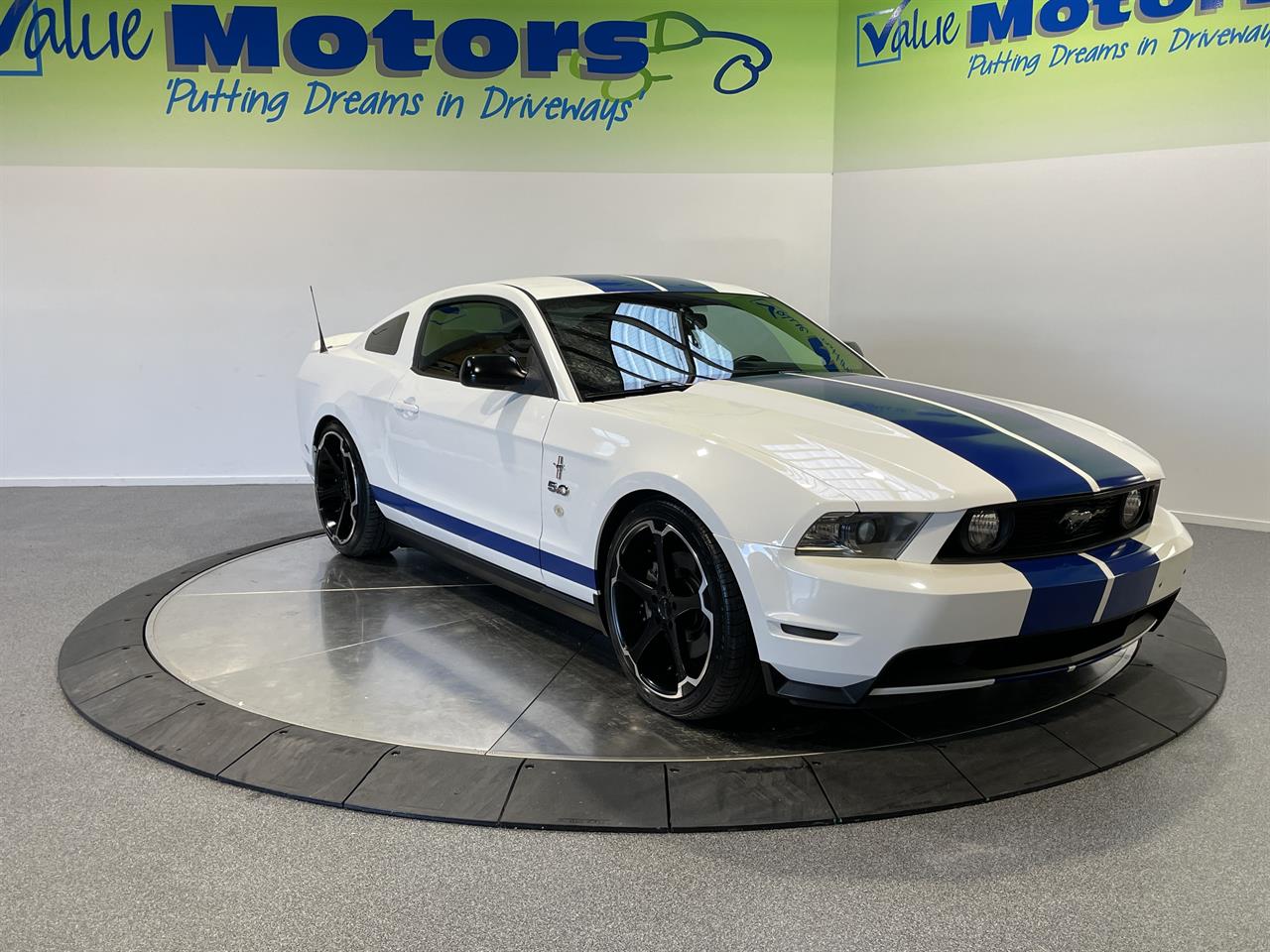 2011 Ford MUSTANG