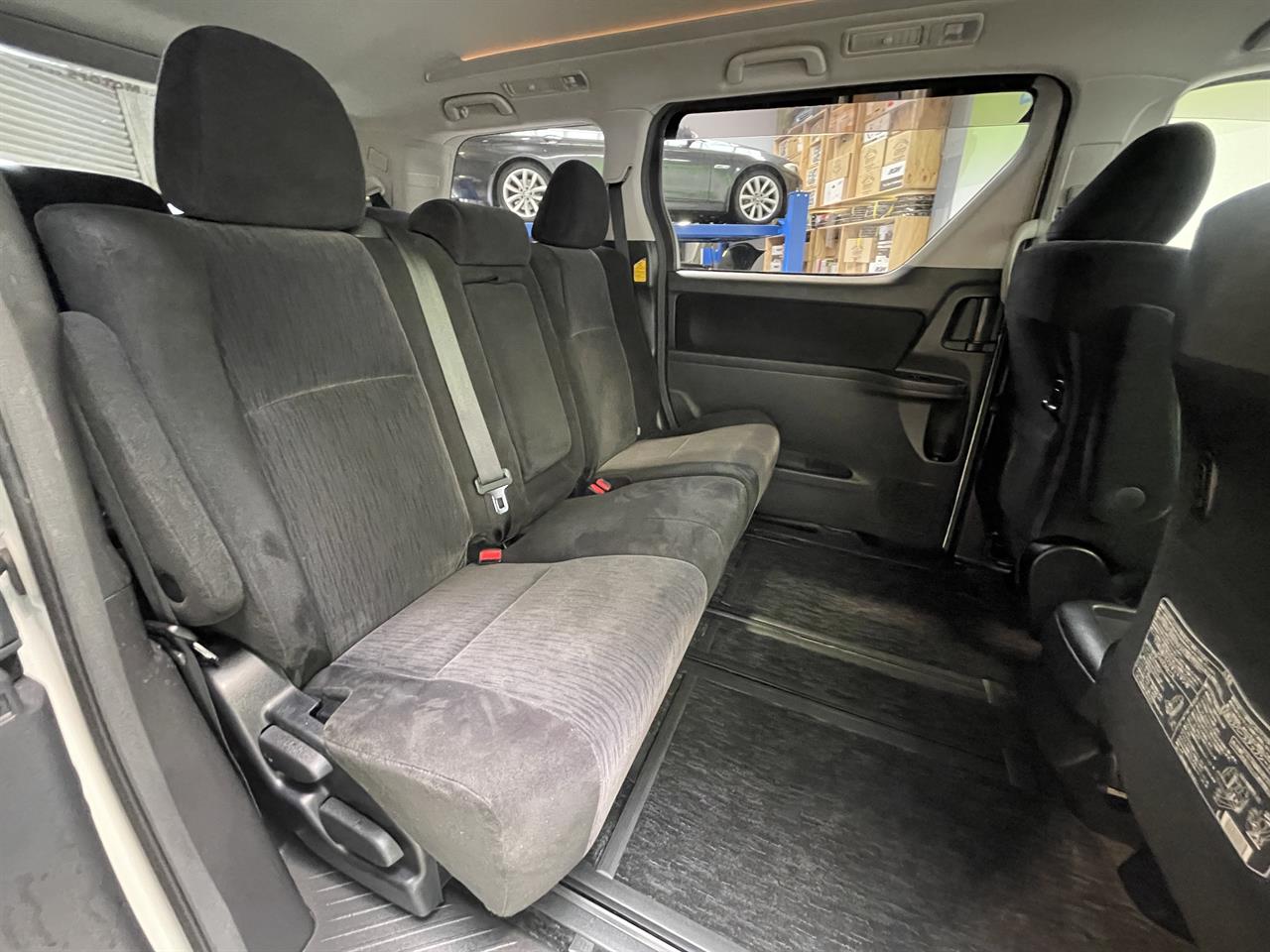 2012 Toyota Vellfire