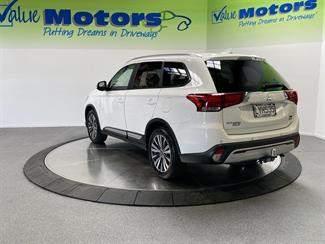 2019 Mitsubishi OUTLANDER - Thumbnail