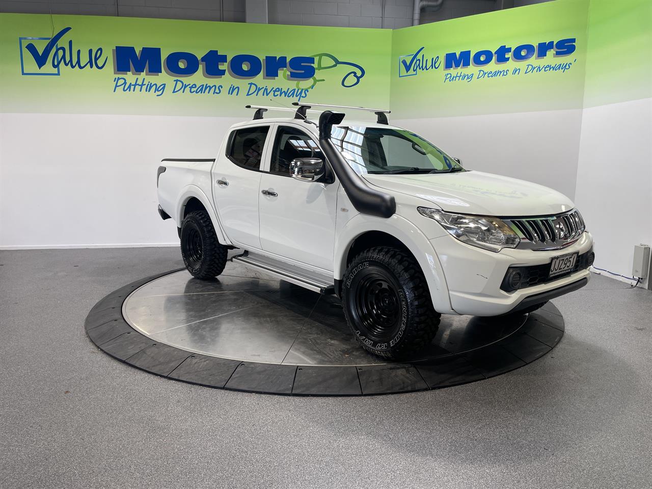 2015 Mitsubishi TRITON