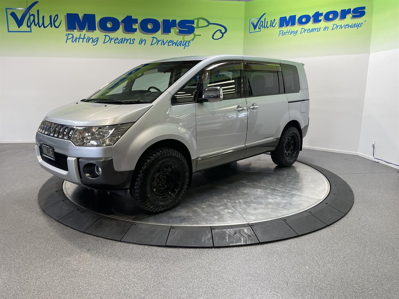 2012 Mitsubishi DELICA