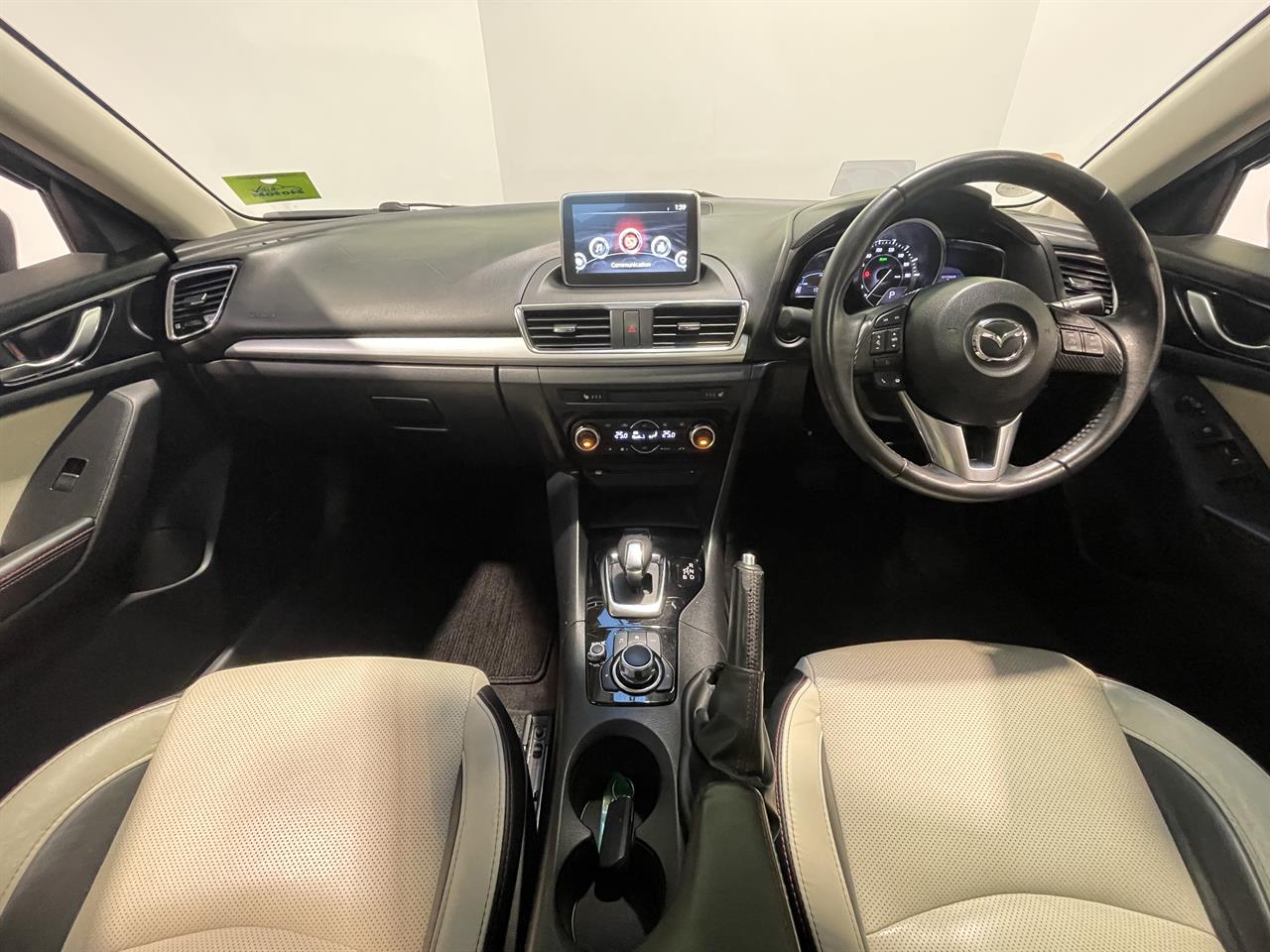 2014 Mazda axela