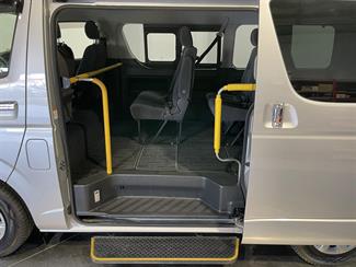 2019 Toyota hiace - Thumbnail