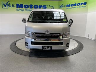 2019 Toyota hiace - Thumbnail