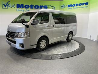 2019 Toyota hiace - Thumbnail