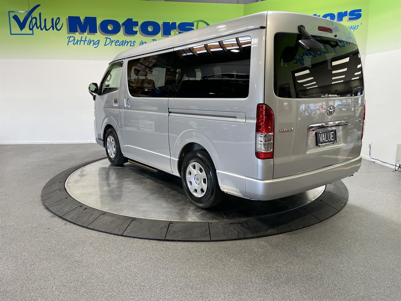 2019 Toyota hiace