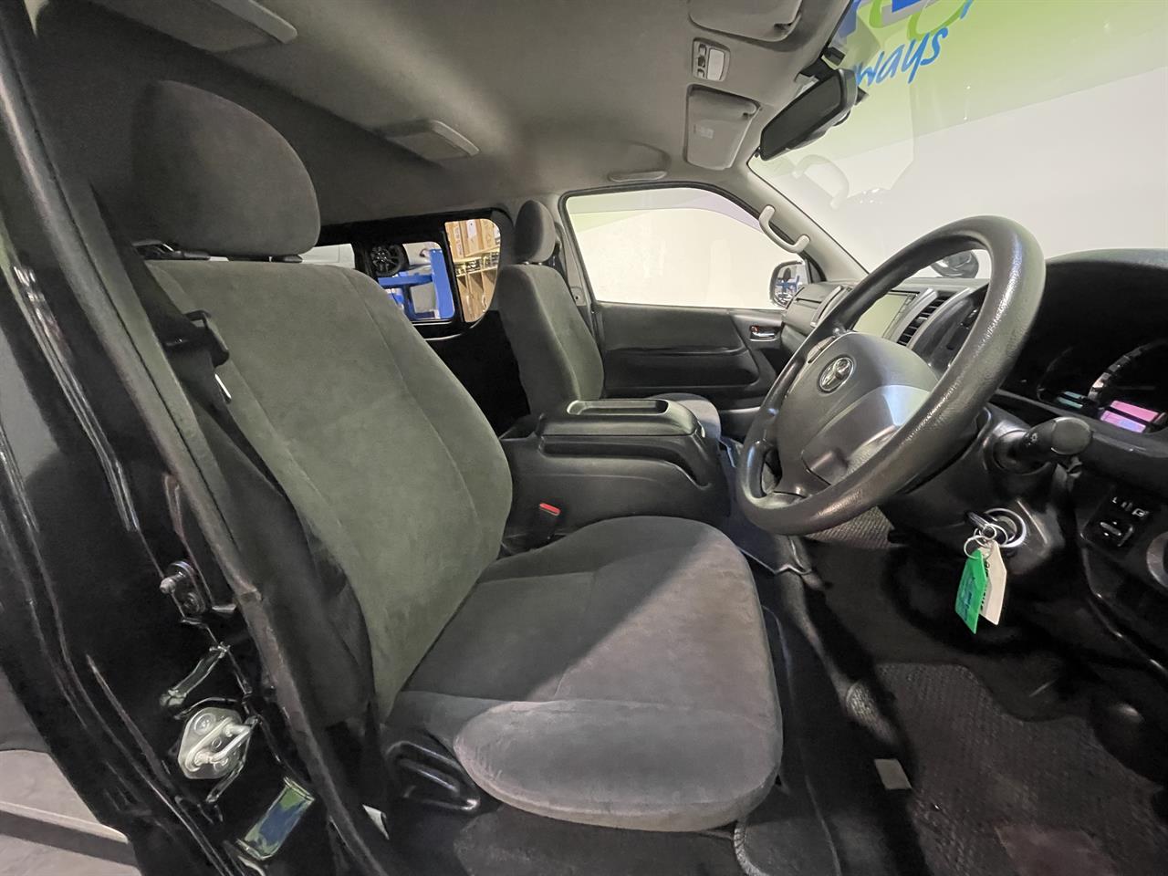 2016 Toyota hiace