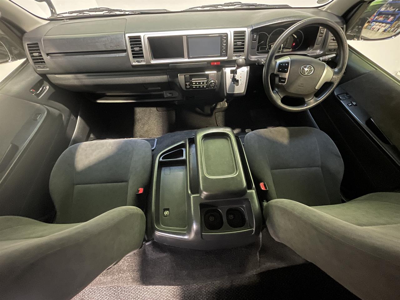 2016 Toyota hiace