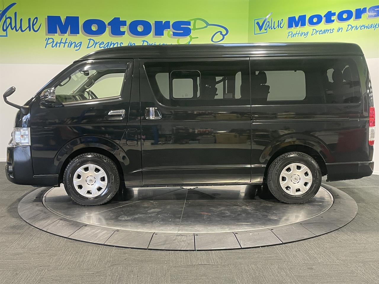 2016 Toyota hiace