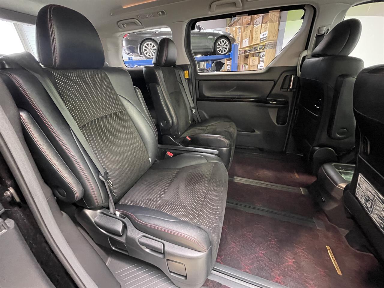 2013 Toyota Vellfire