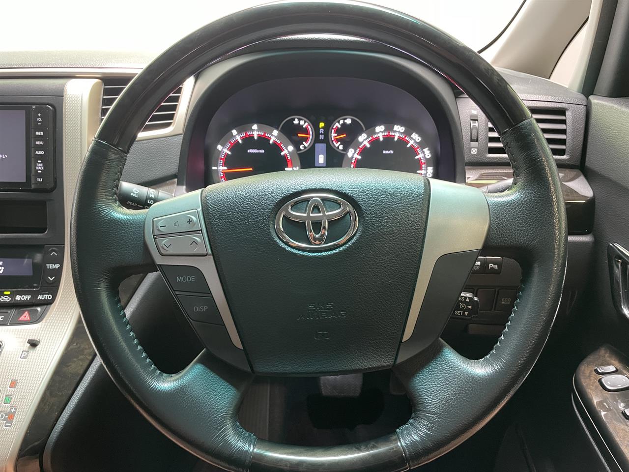 2013 Toyota Vellfire