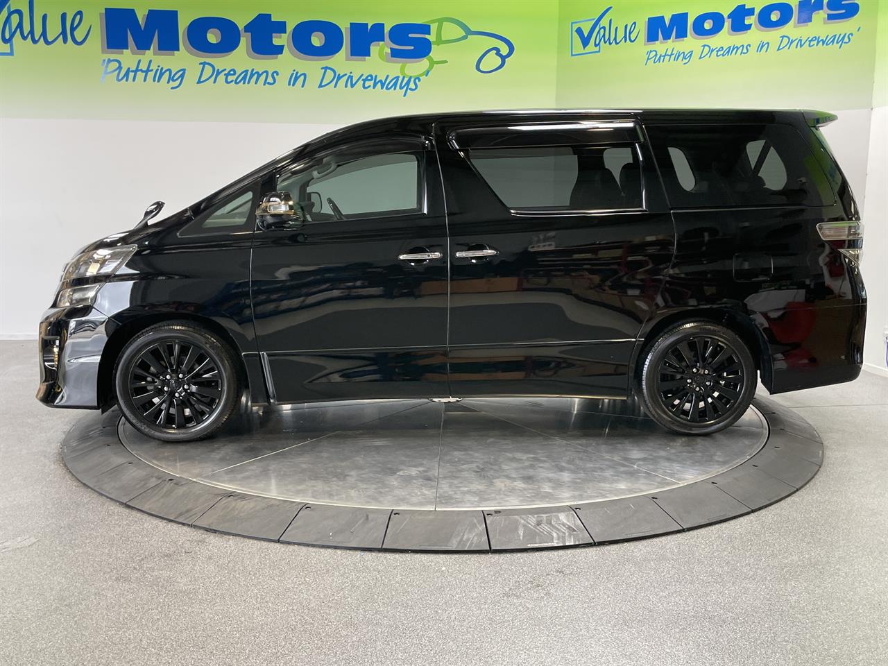 2013 Toyota Vellfire